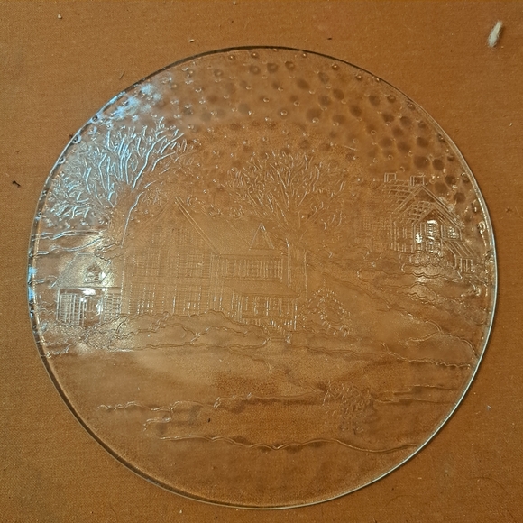 Vintage Winter Themed Platter.. Pilrams Glass.. Textured Scene.. 13".. Crystal - Picture 4 of 4